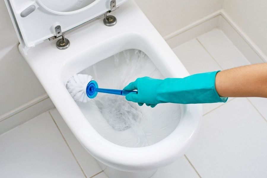10 mẹo đánh bay vết bẩn toilet, có thể bạn sẽ áp dụng ngay tại nhà!